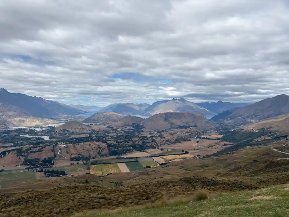 The Wakatipu basin and its mountains from the air